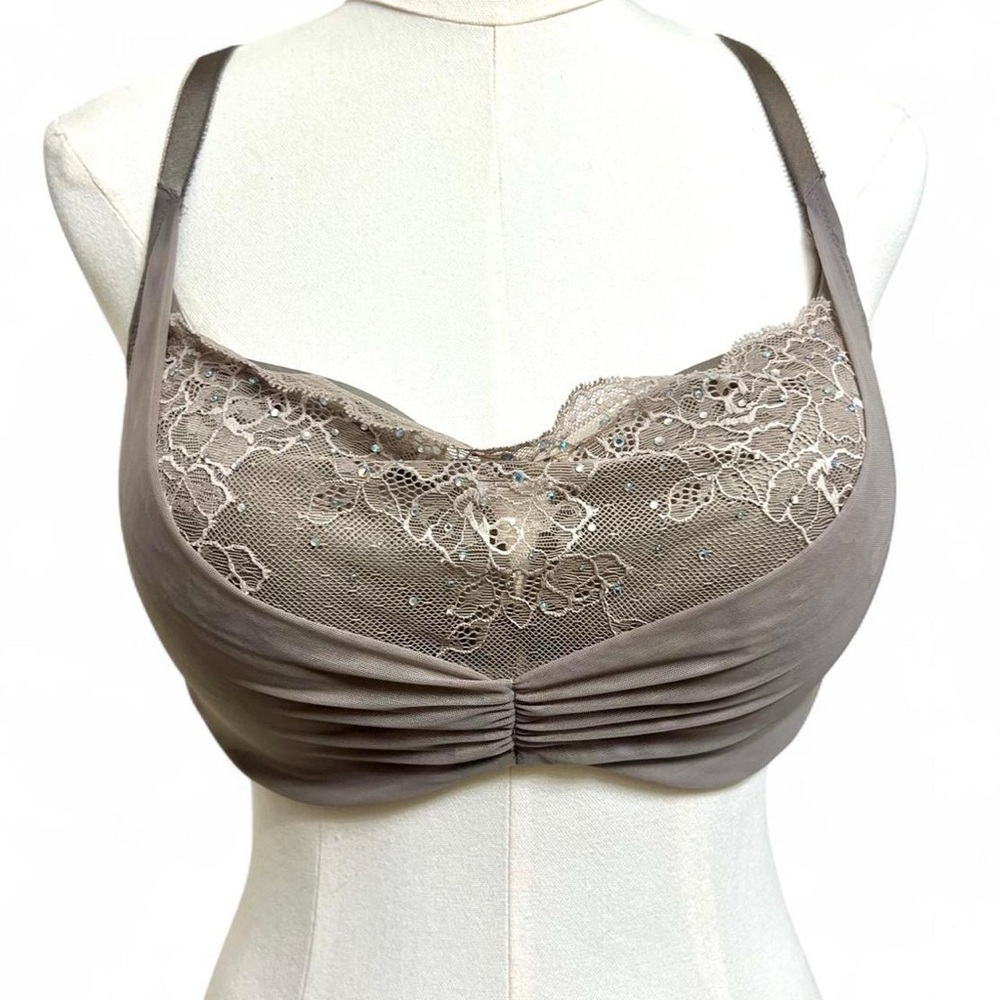 NWT Victoria’s Secret beige mauve lace ruffles rhinestones pushup bra lingerie